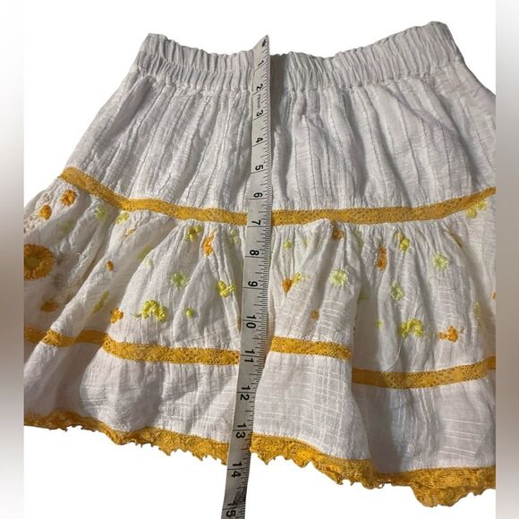 Like new LOVESHACKFANCY Jennings mini skirt in Antique white size small - Picture 6 of 7